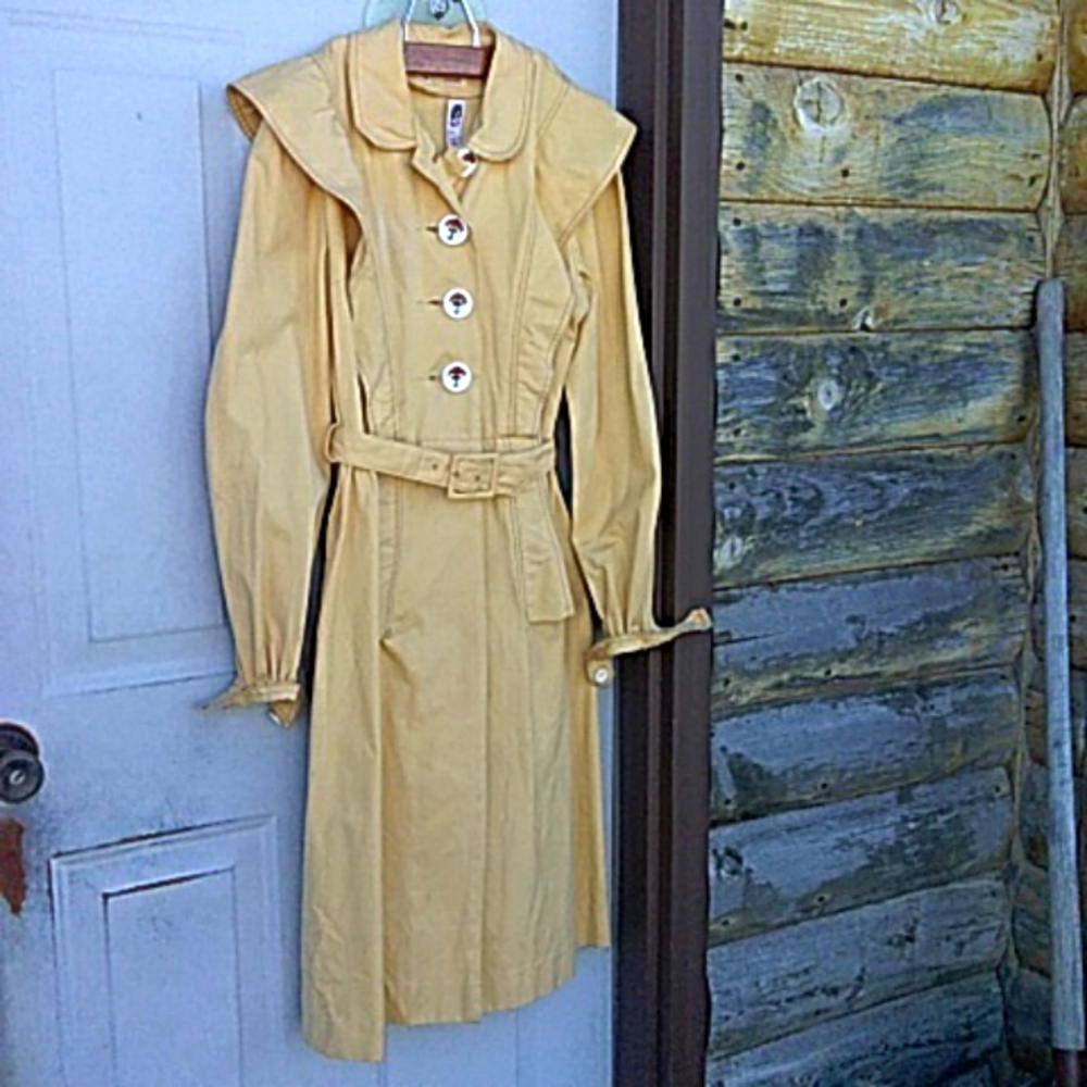 Vintage belted canvas trench coat with Original Anne Howe Label